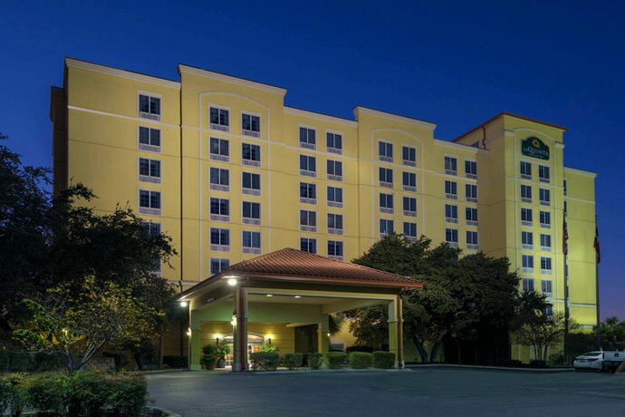La Quinta Inn & Suites San Antonio Medical Ctr NW